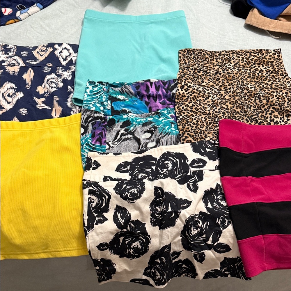 Bundle of 7 skirts size small